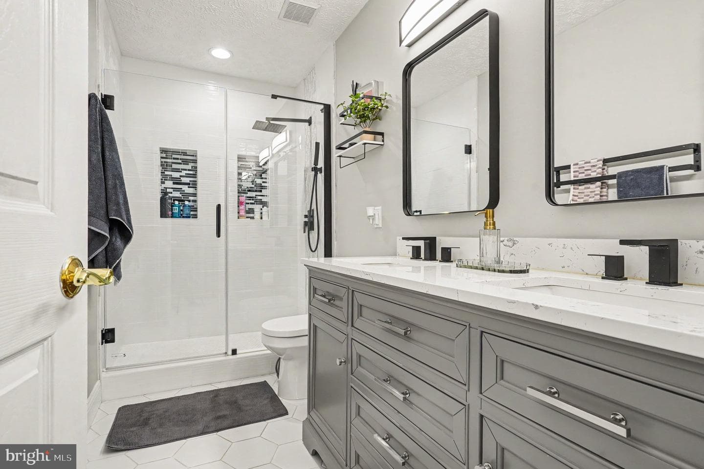 8709 Melissa Lilian Court photo 30