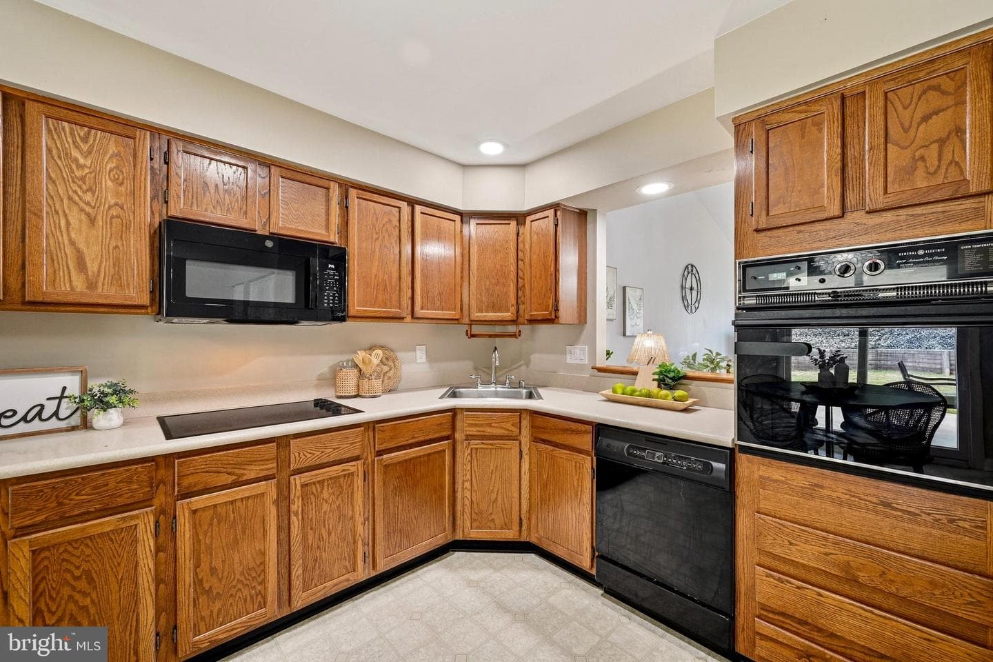 9526 Hallhurst Road photo 16