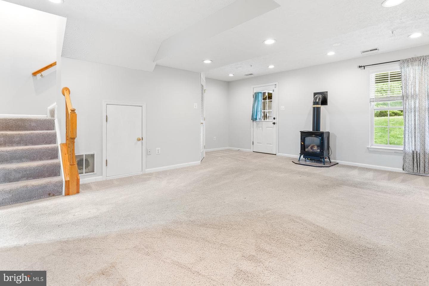 9332 Vanguard Court photo 23