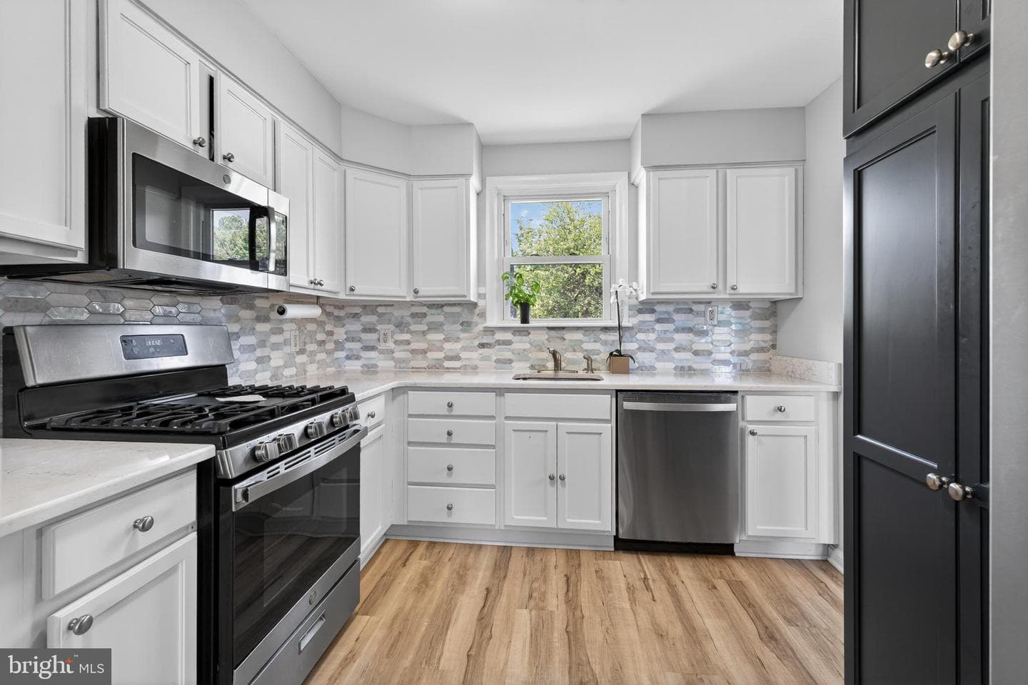 1626 Charmuth Road photo 14