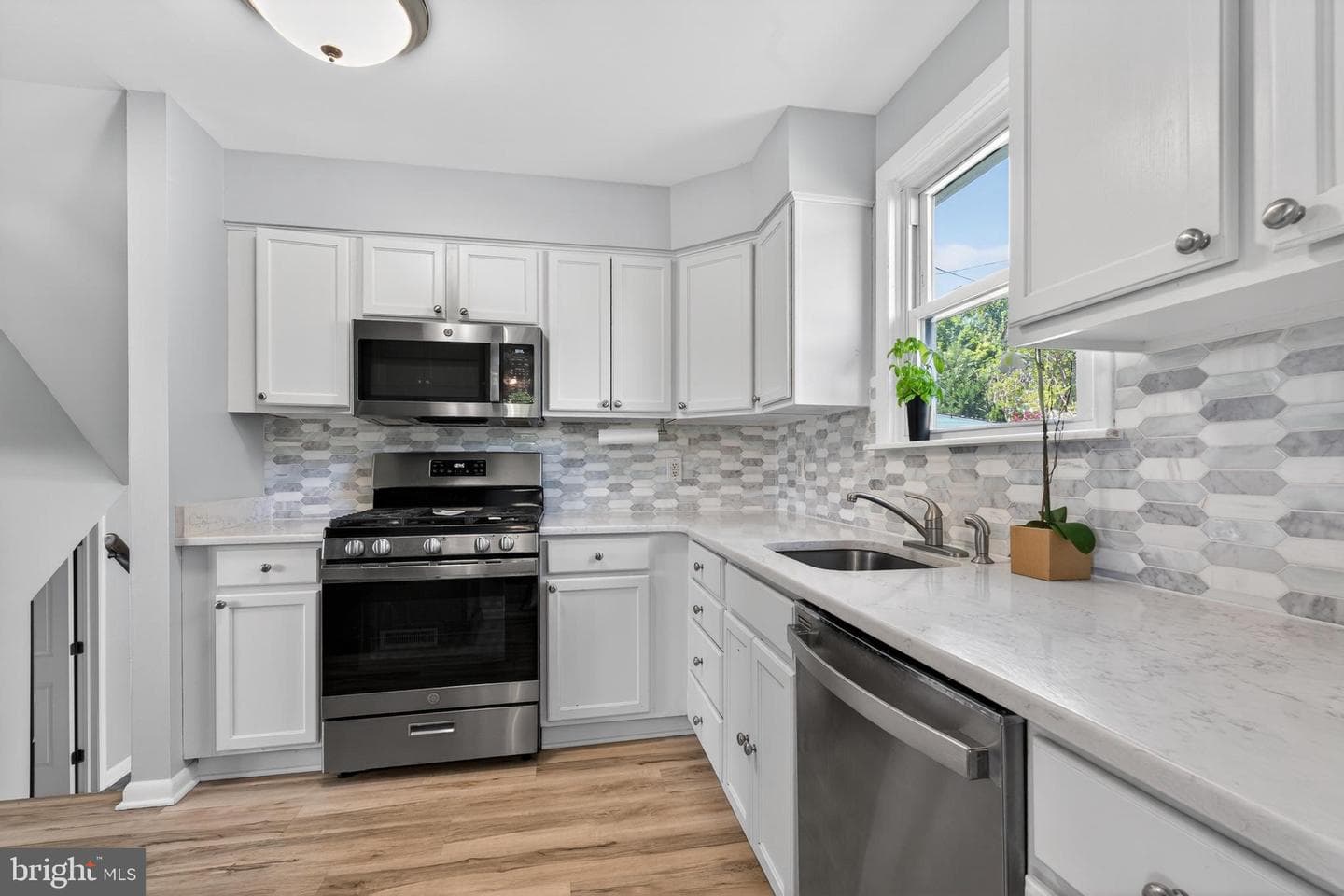 1626 Charmuth Road photo 15