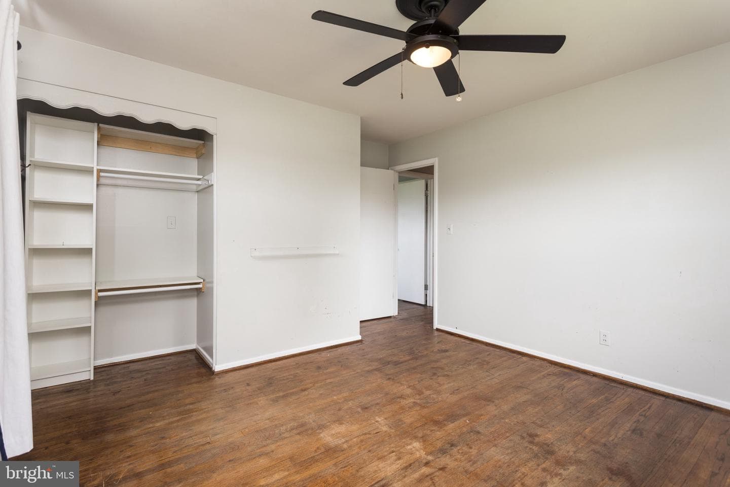 7200 N Charles Street photo 16