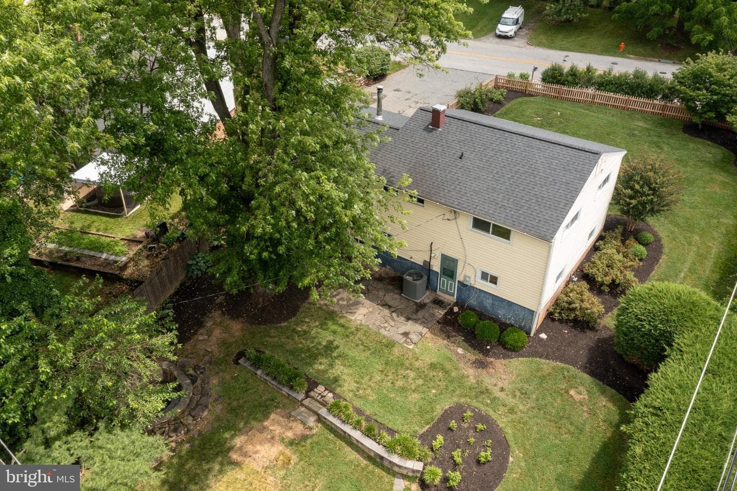 7200 N Charles Street photo 38