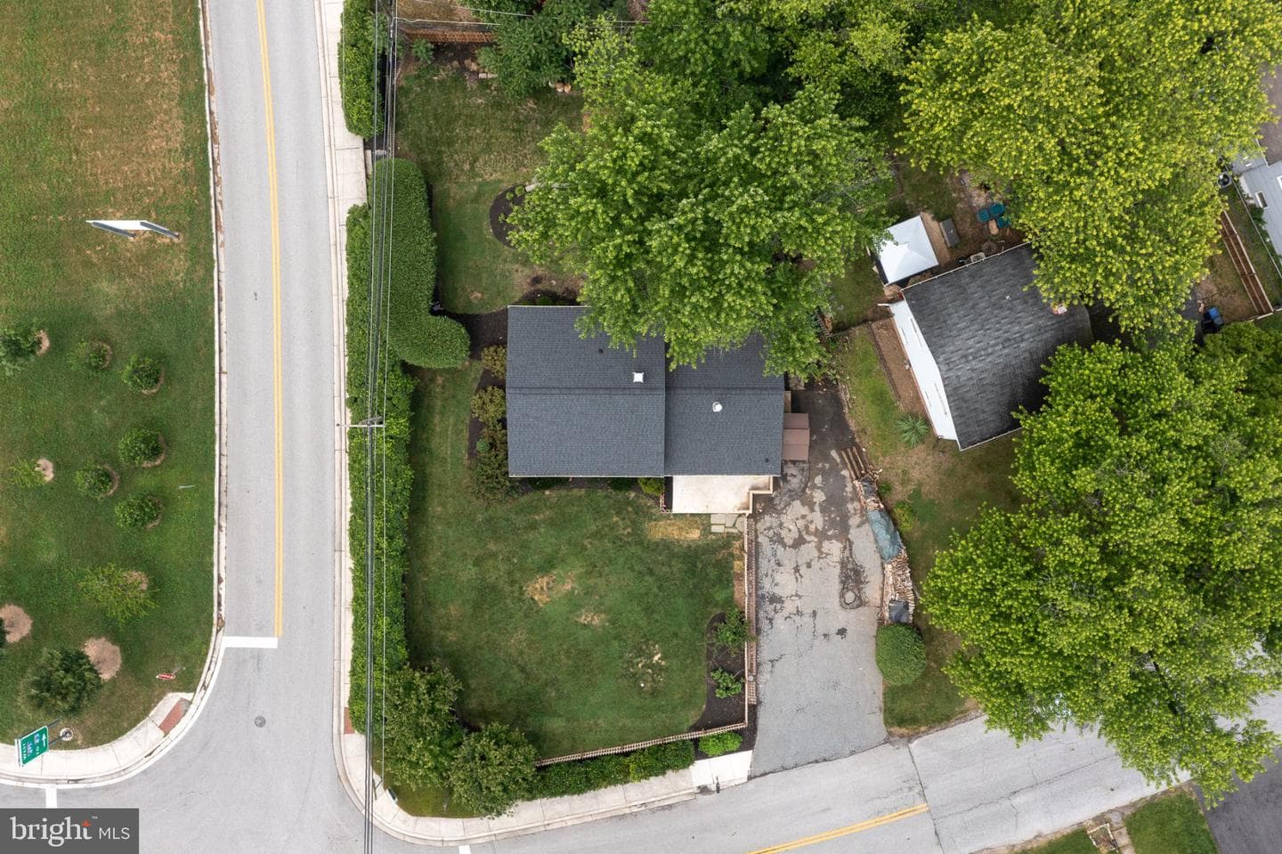 7200 N Charles Street photo 43