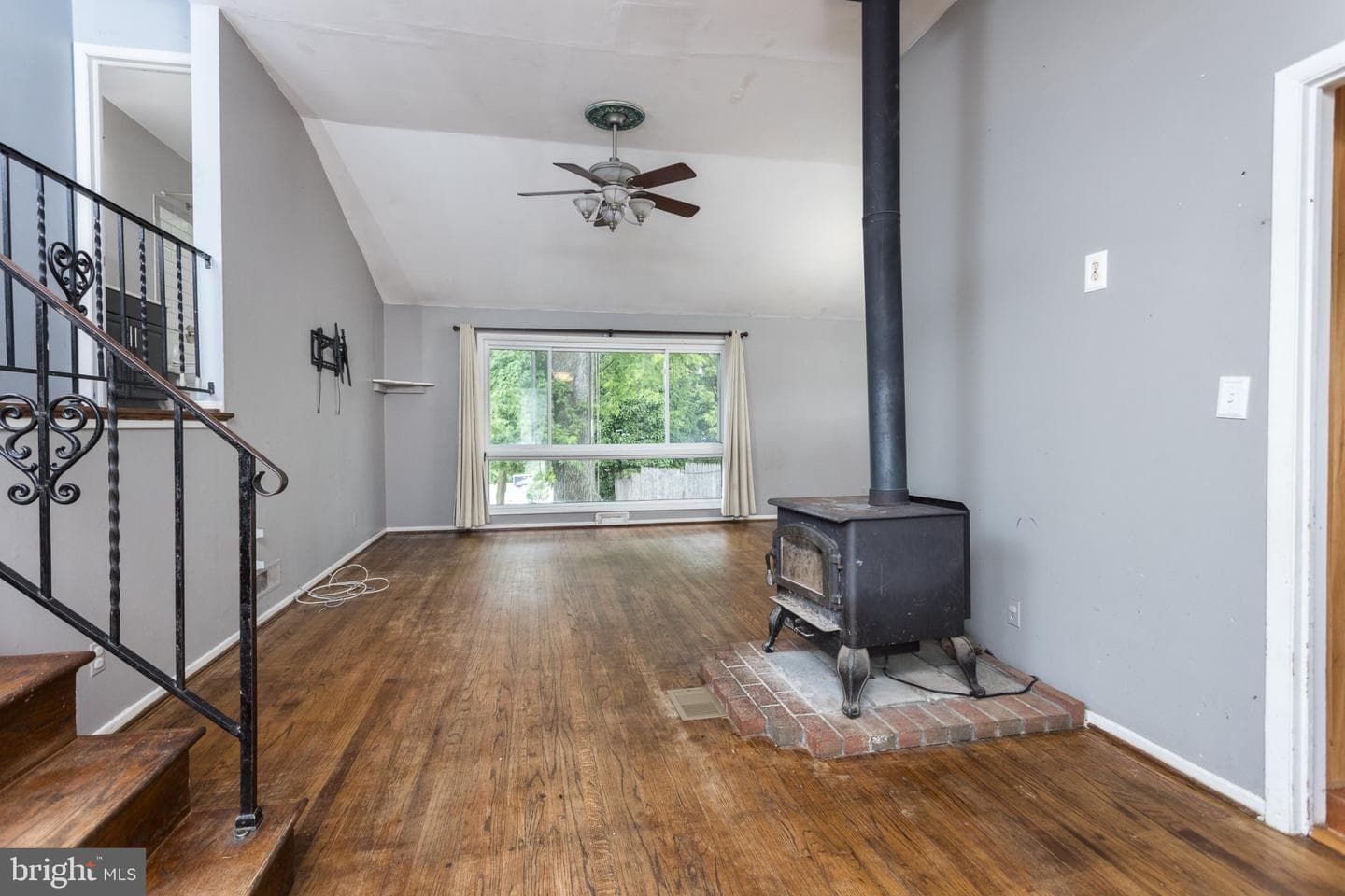 7200 N Charles Street photo 5