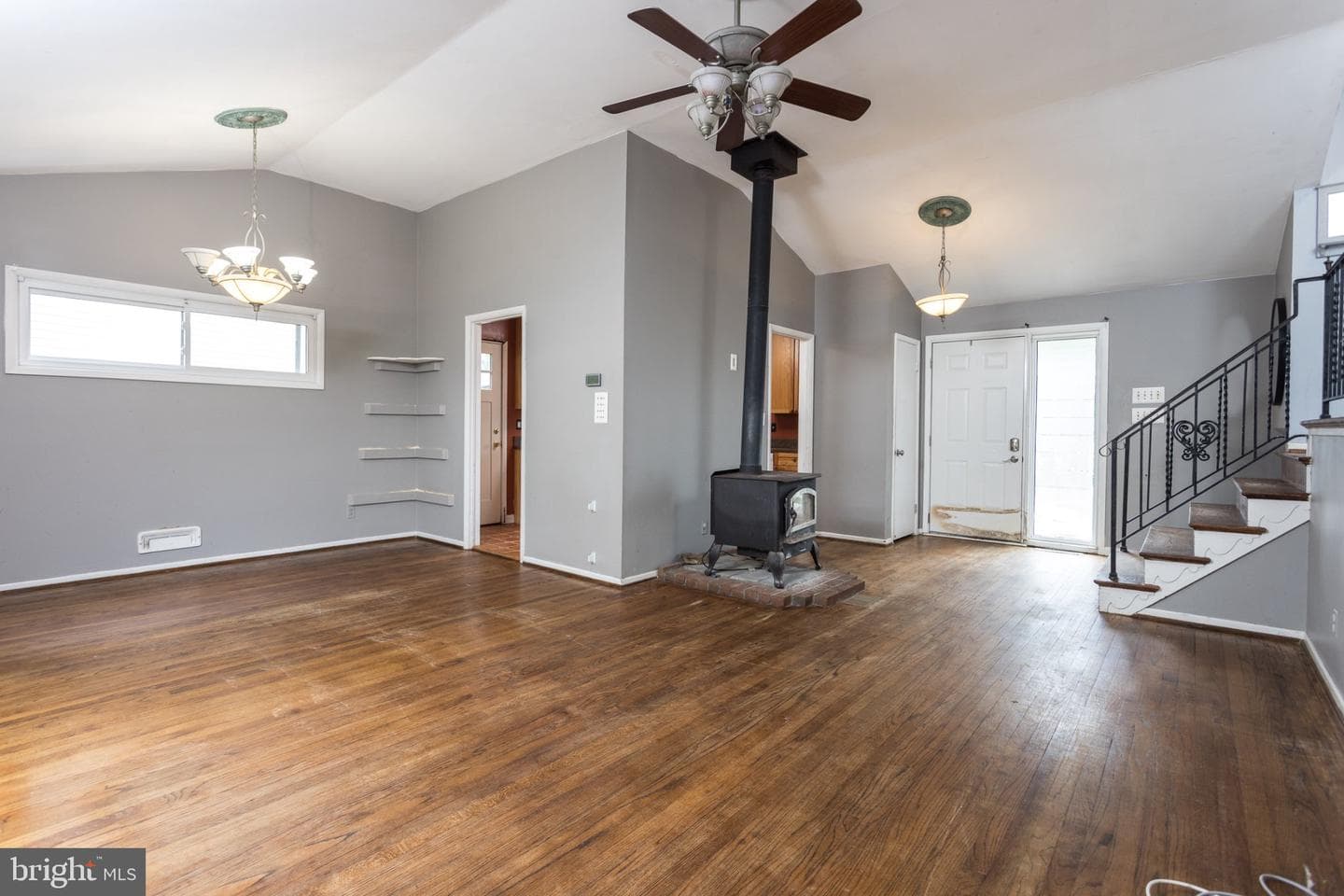 7200 N Charles Street photo 7