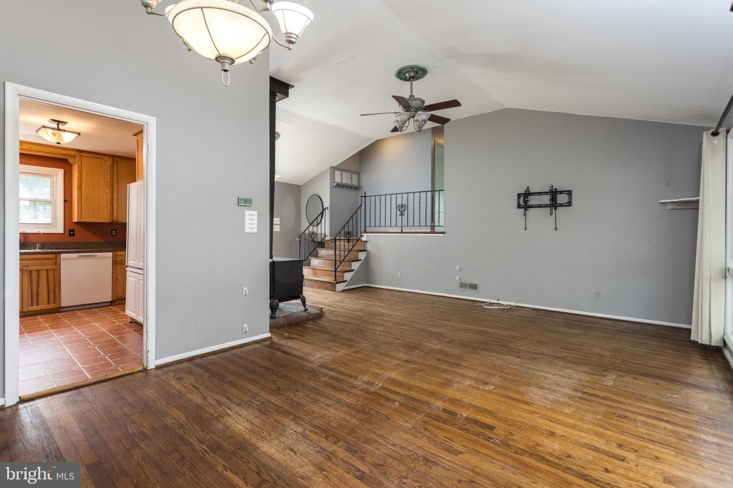 7200 N Charles Street photo 8