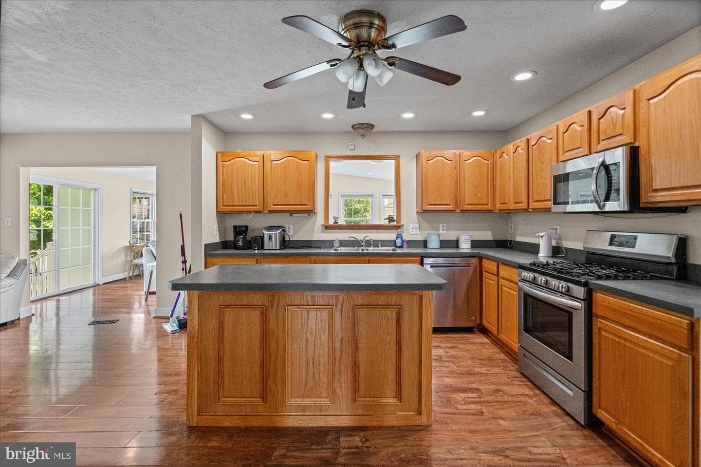 4725 Greencove Circle photo 5