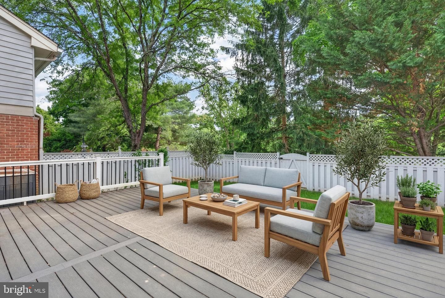 6 Nearfield Road photo 22