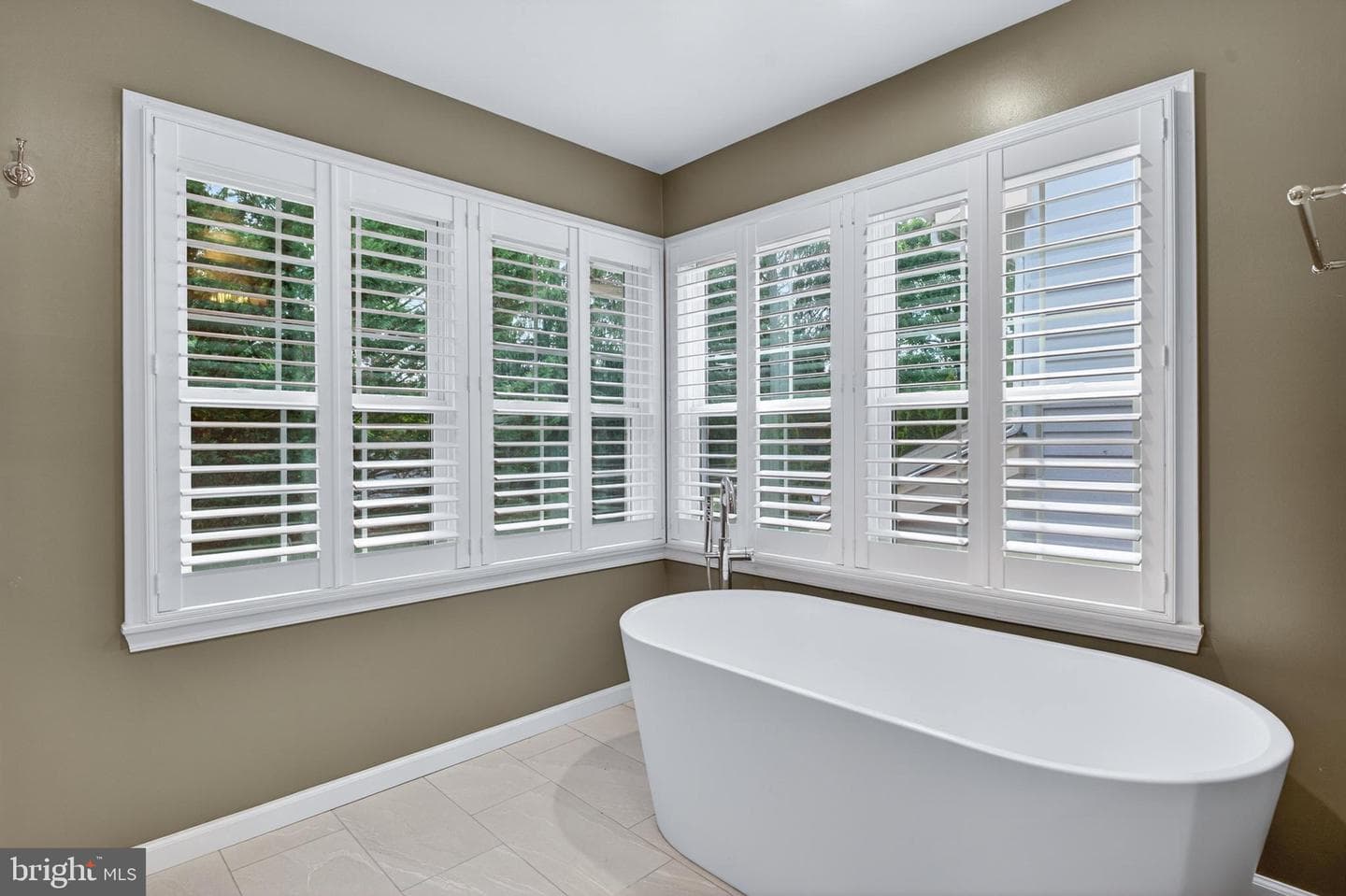 6 Nearfield Road photo 44