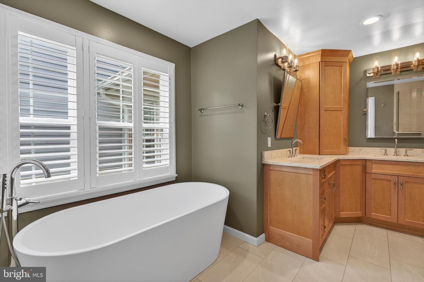 6 Nearfield Road photo 46