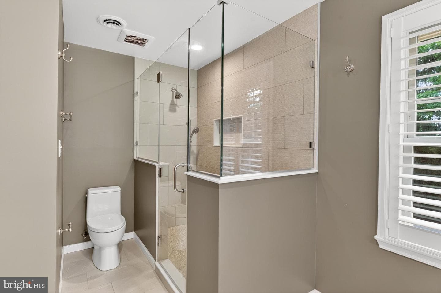 6 Nearfield Road photo 47