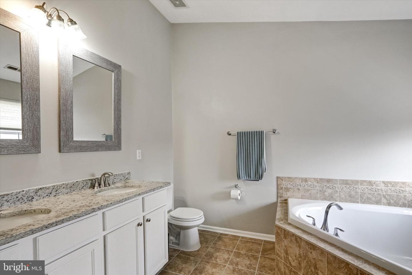 9663 Davison Rd photo 25