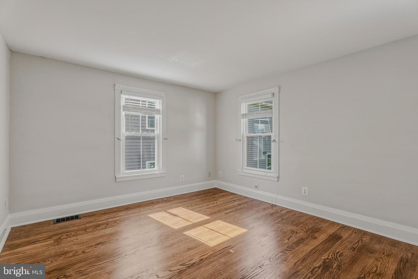 309 Lennox Avenue photo 21