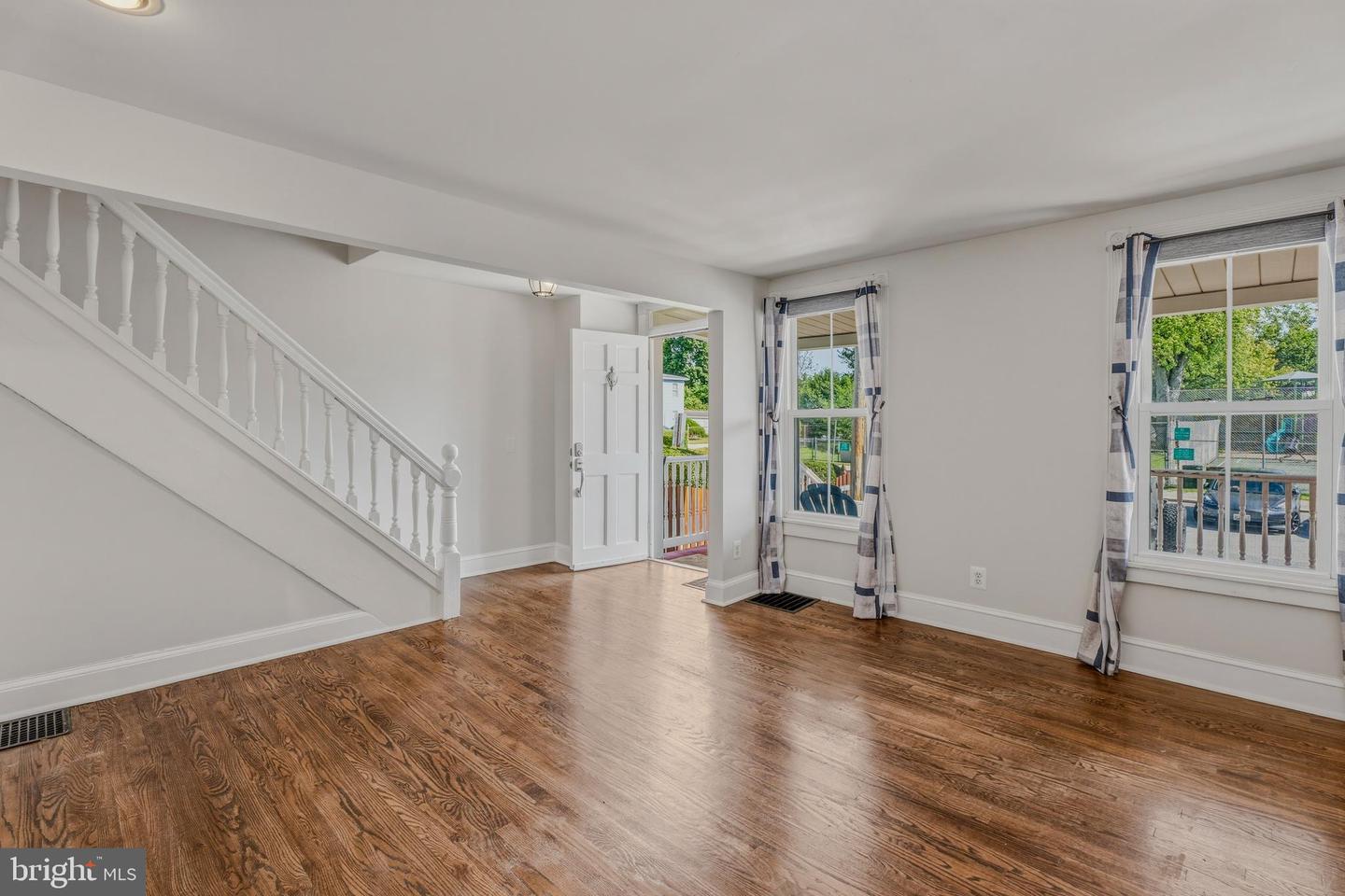 309 Lennox Avenue photo 3