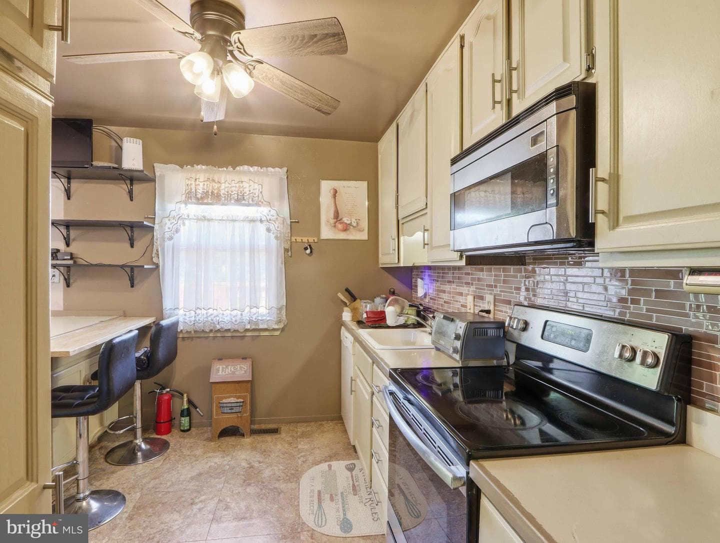 1220 Kent Avenue photo 12