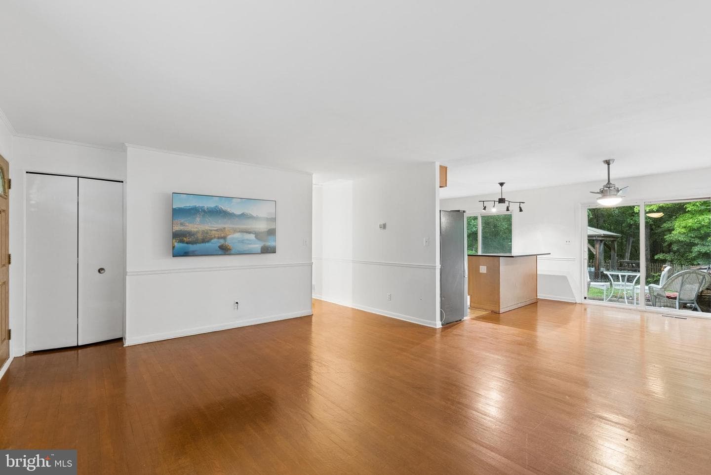 404 Crosby photo 22
