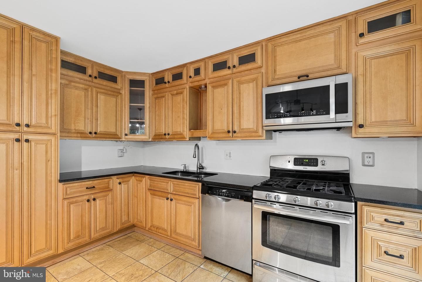 404 Crosby photo 6