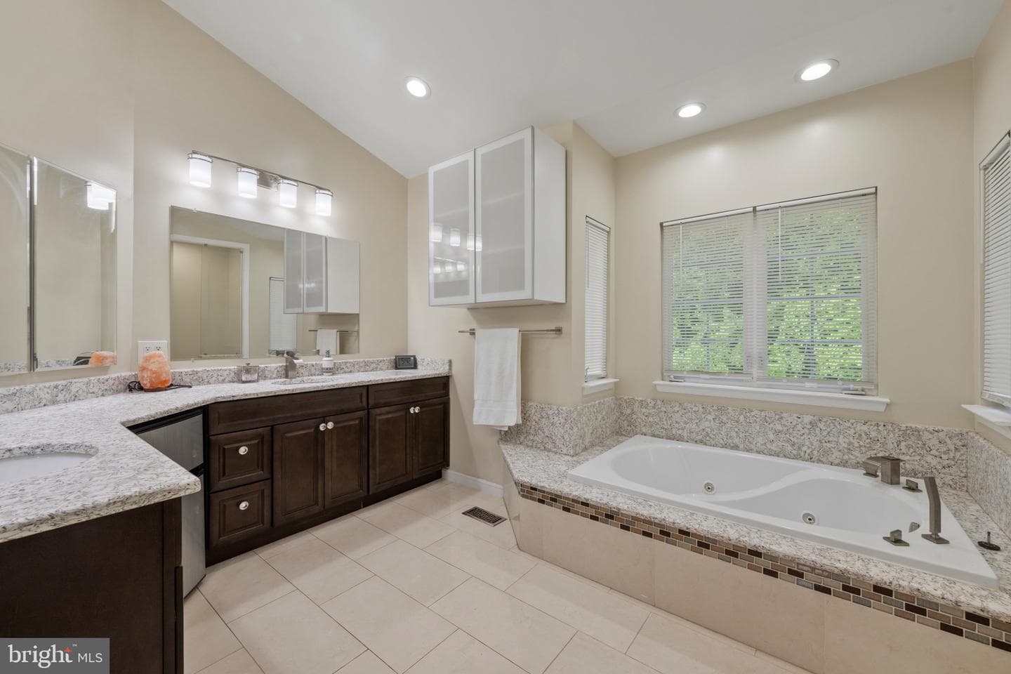 9608 Fable Drive photo 27