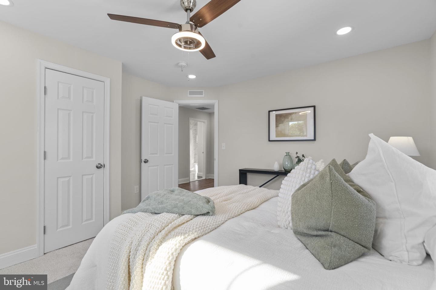 5916 Montgomery Street photo 20