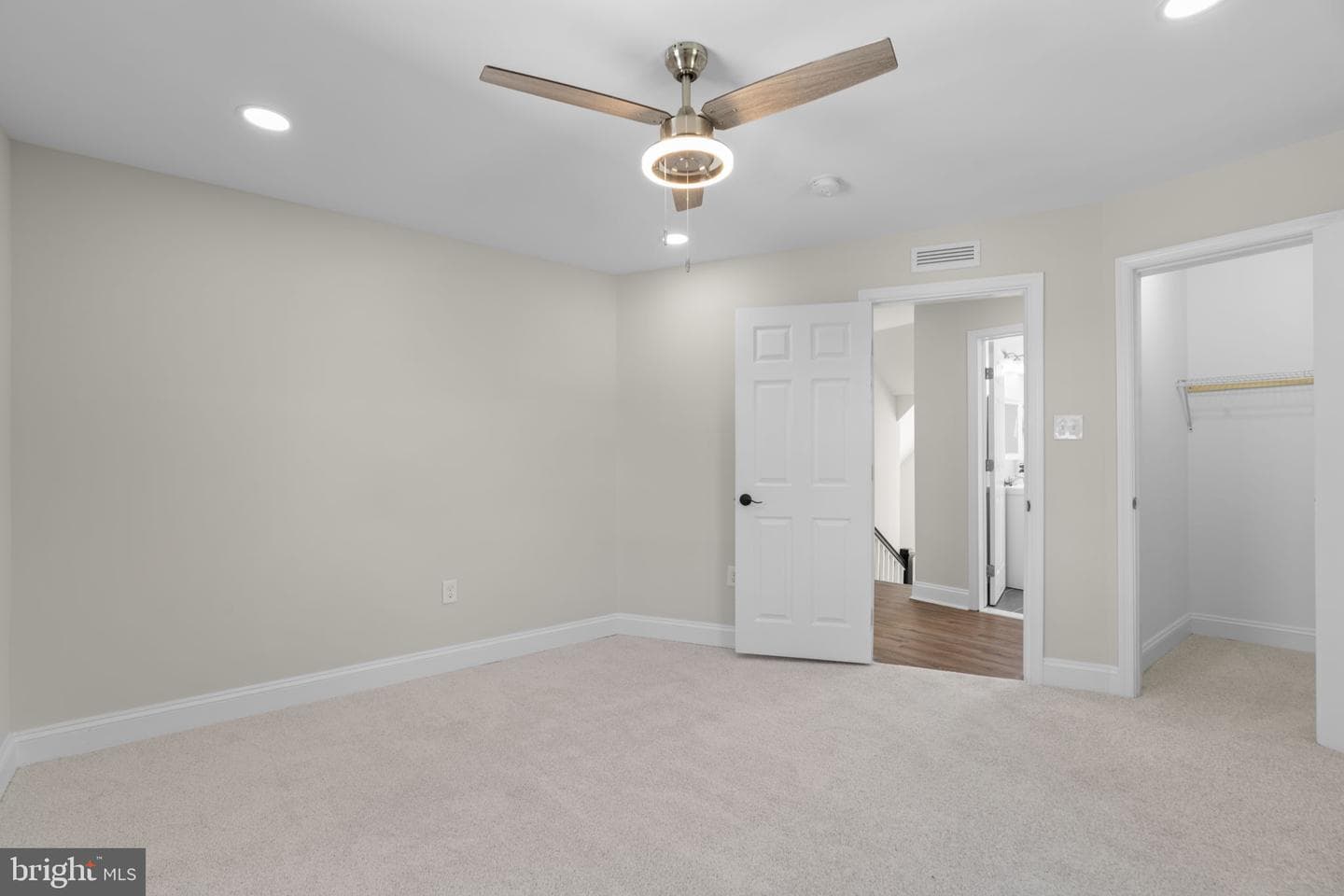 5916 Montgomery Street photo 23