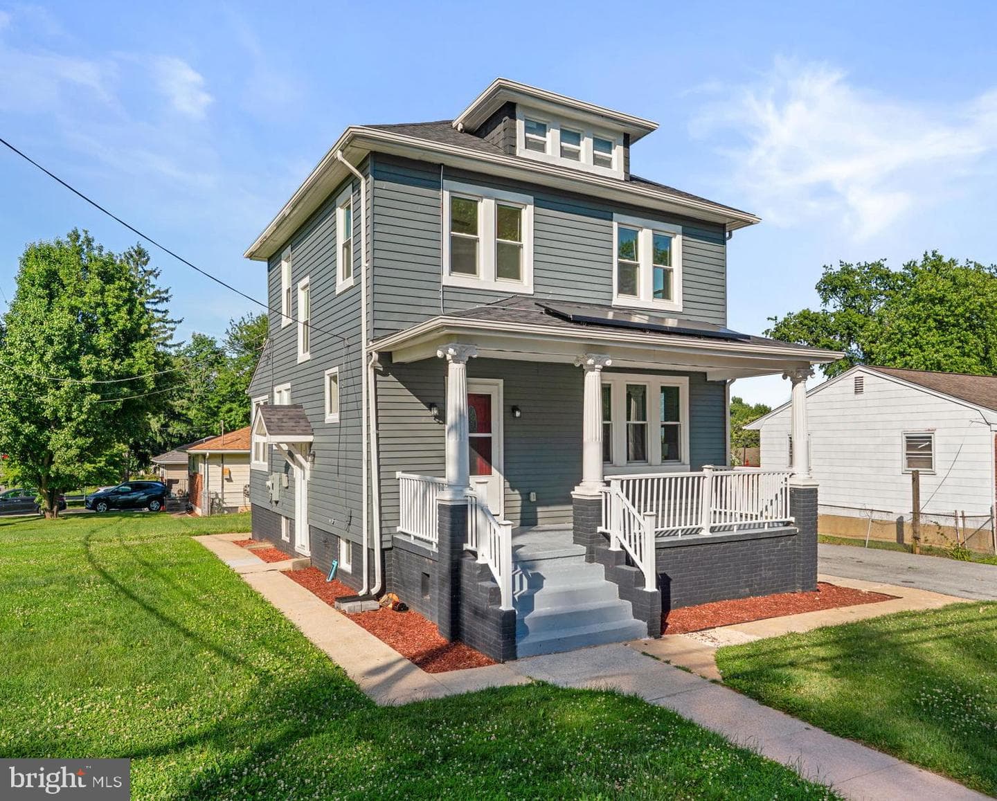 5916 Montgomery Street photo 3