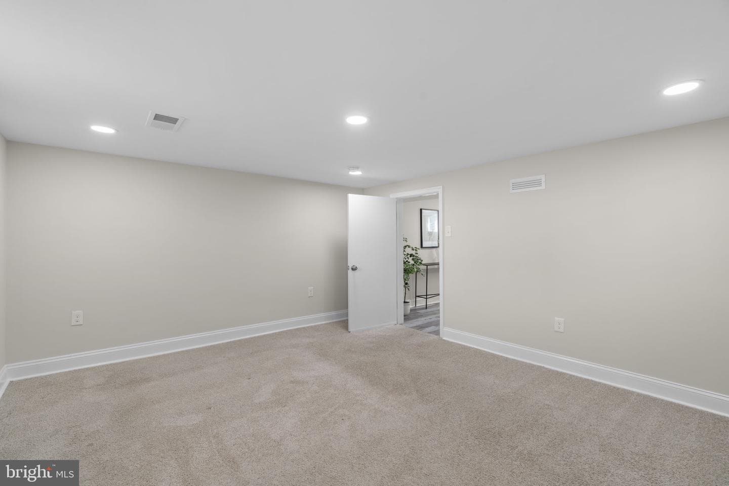 5916 Montgomery Street photo 35