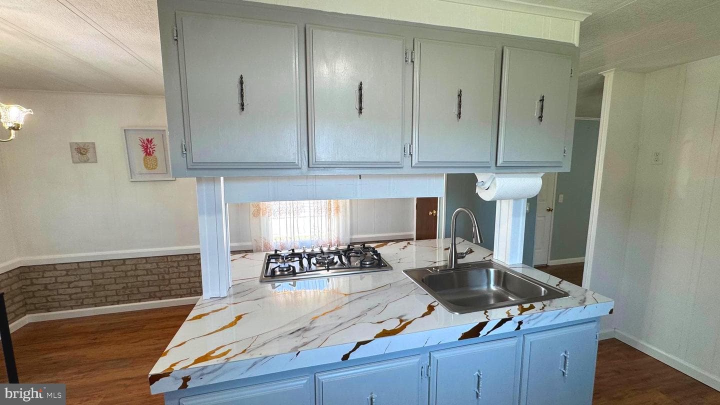 28 Rockywood Lane photo 14