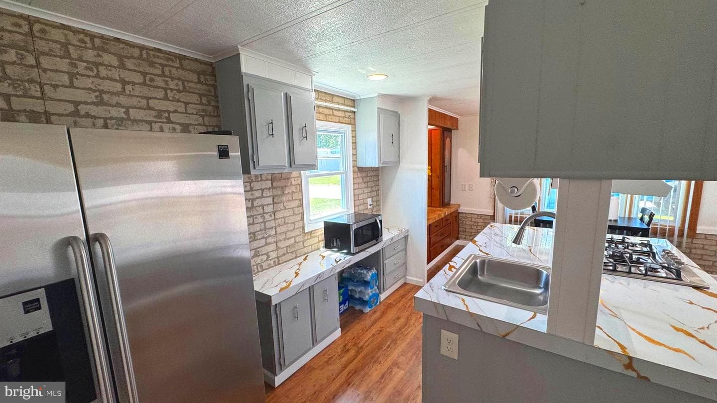 28 Rockywood Lane photo 15