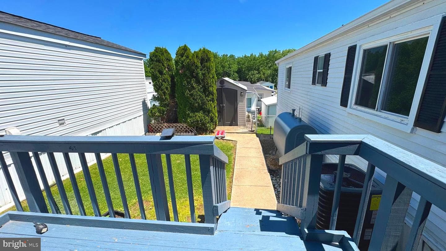 28 Rockywood Lane photo 44