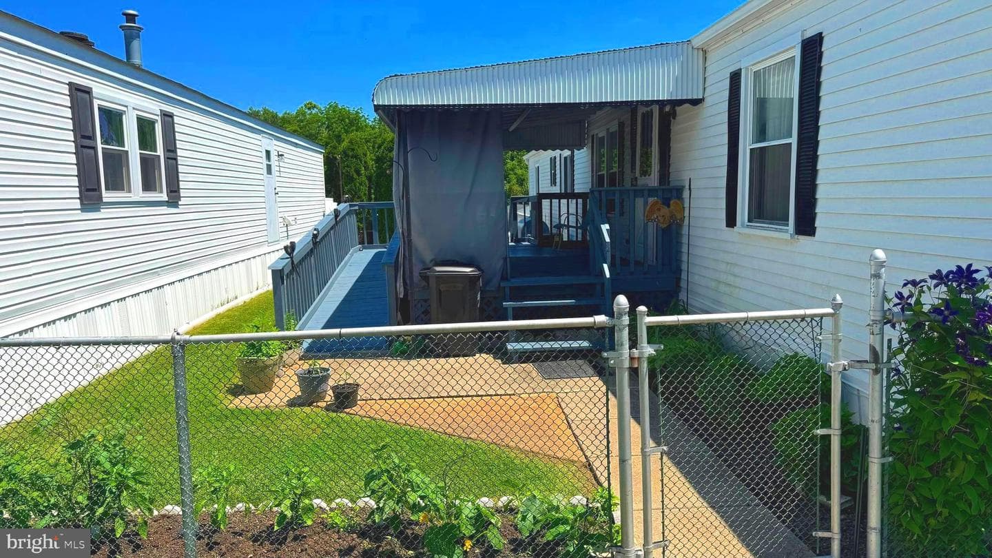 28 Rockywood Lane photo 47