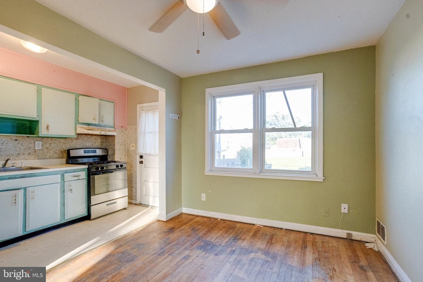 3569 Mcshane Way photo 10