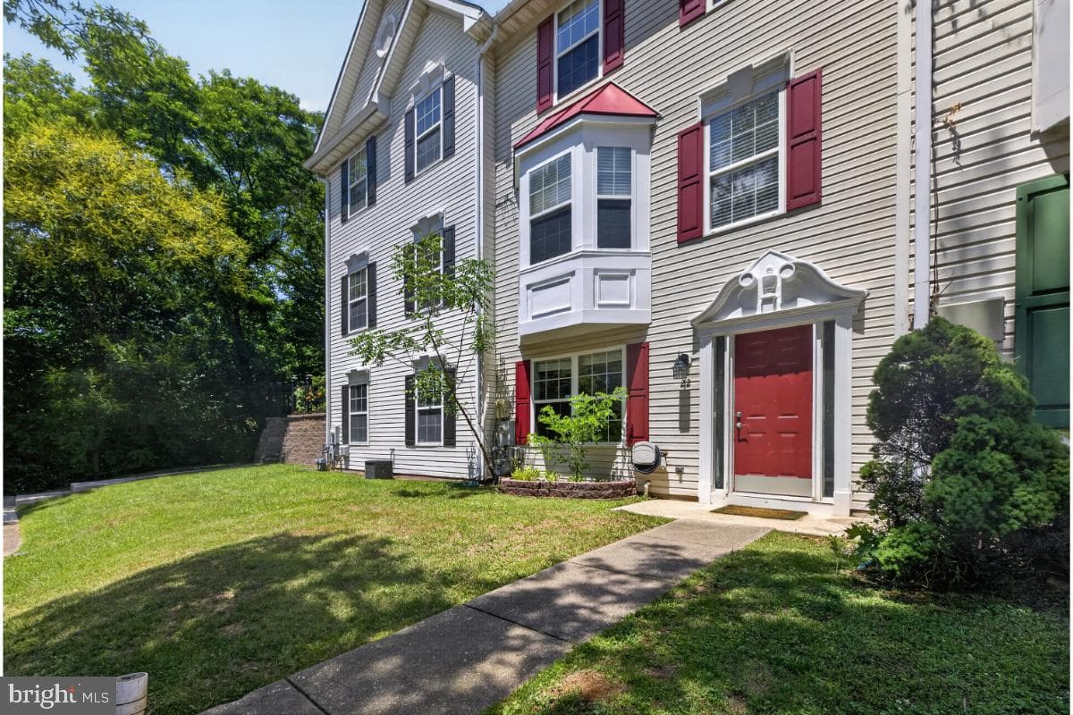 22 Arrowood Court photo 3