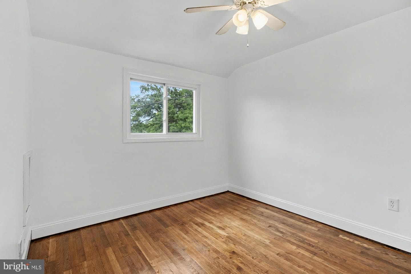 8218 Kavanagh Road photo 23
