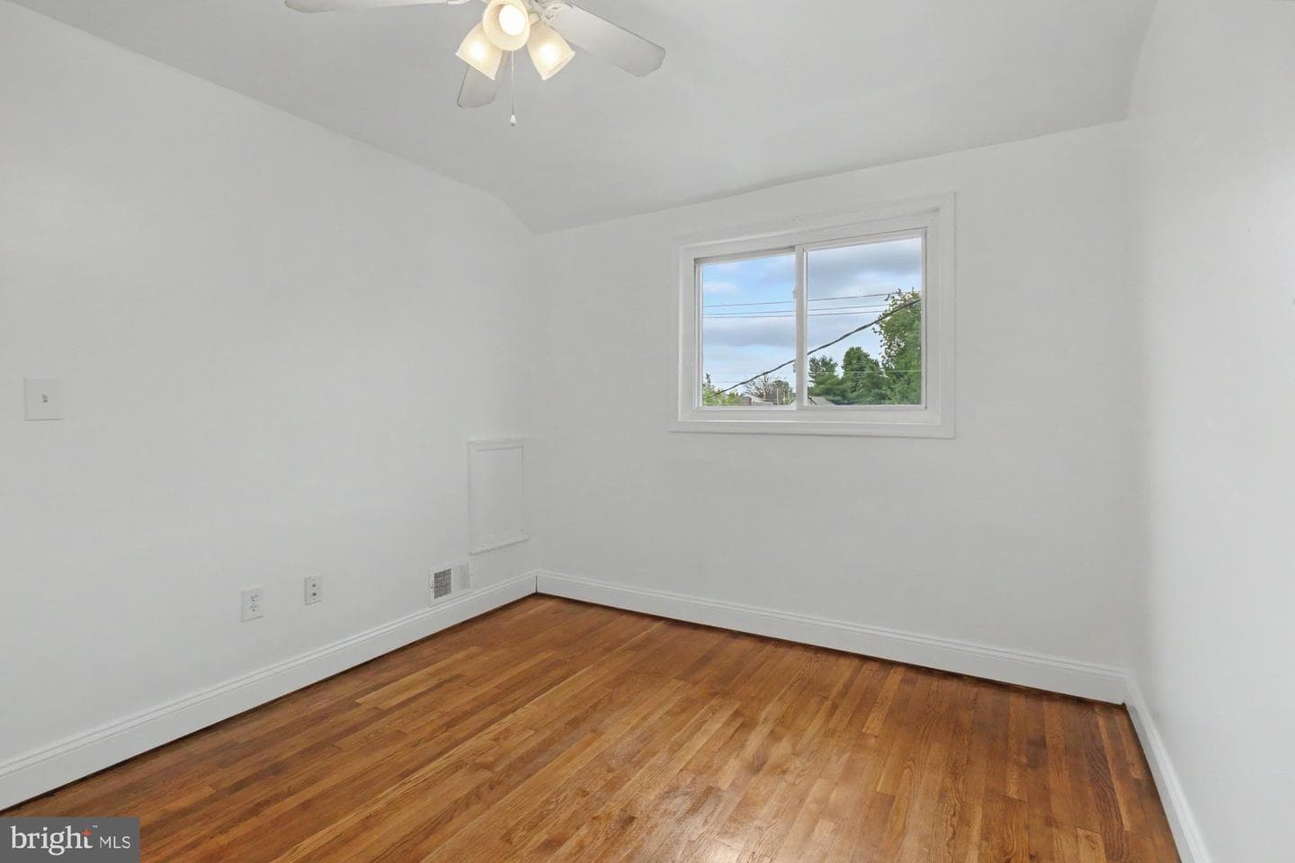 8218 Kavanagh Road photo 24