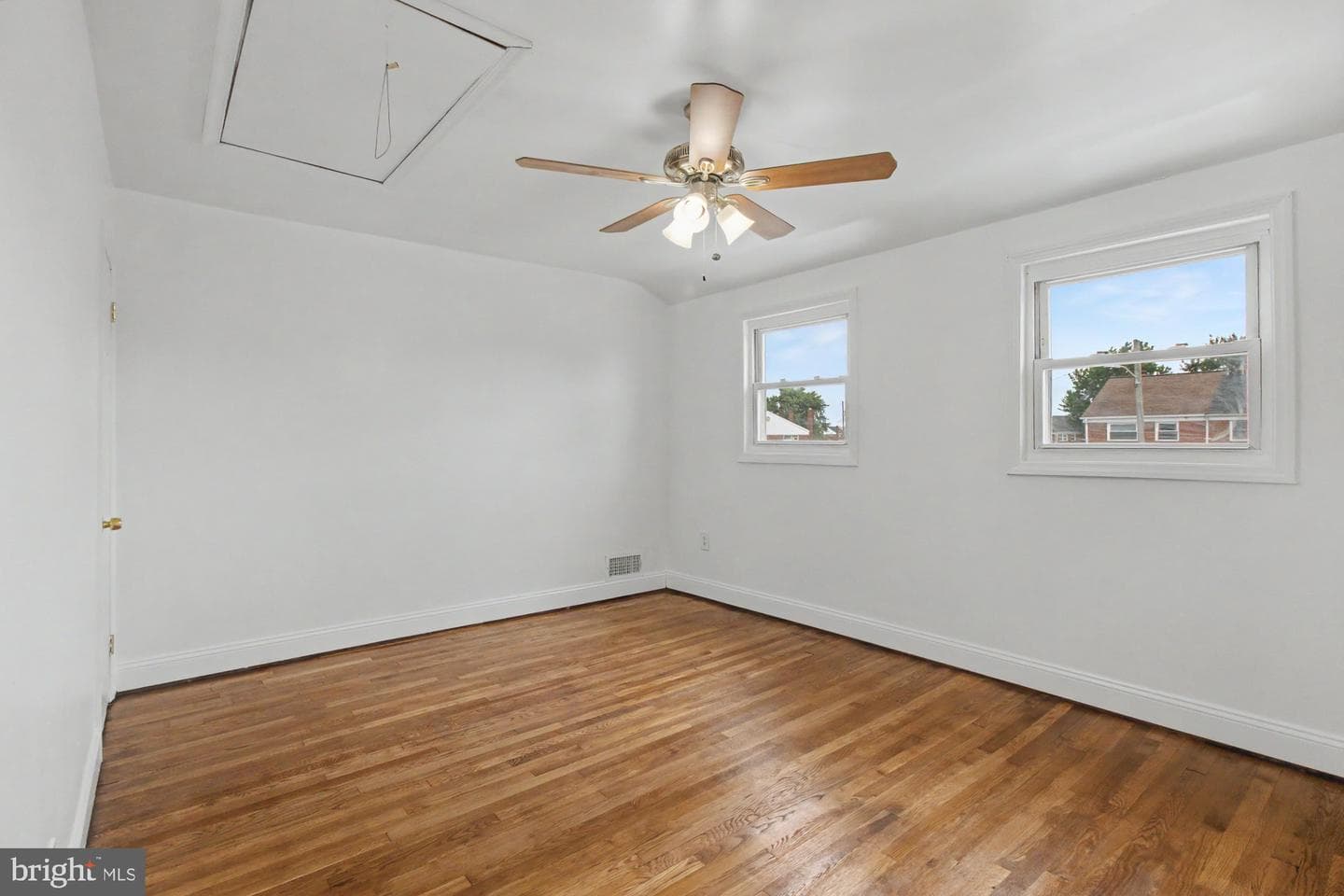 8218 Kavanagh Road photo 26