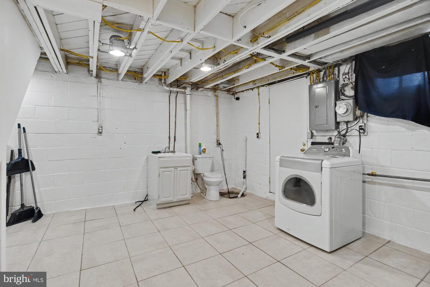 8218 Kavanagh Road photo 33