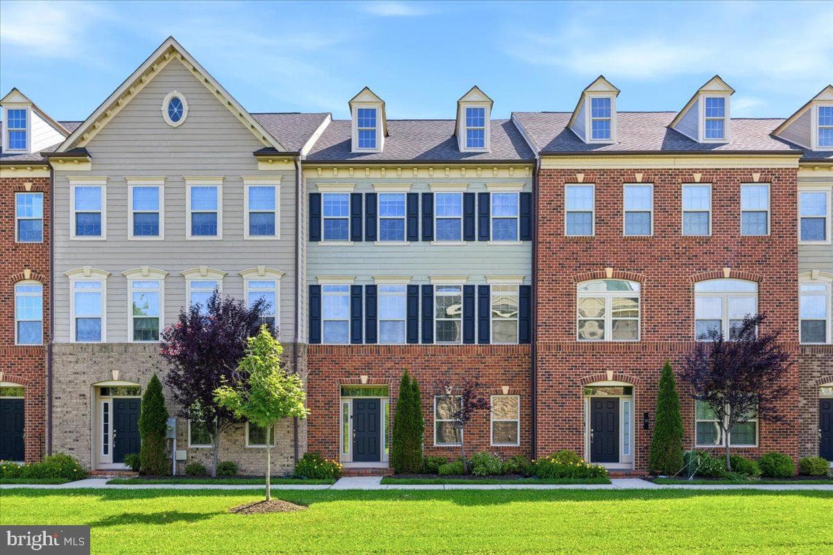 6 Wedge Way #24, Pikesville
