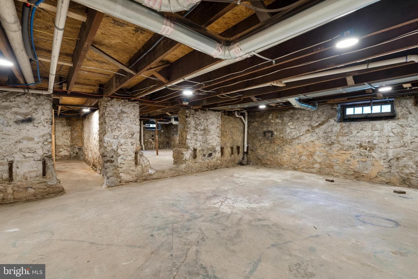 814 Edgewood photo 44