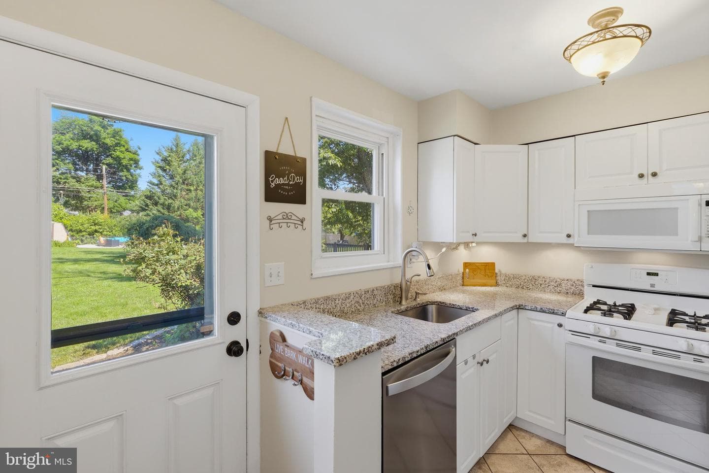 10319 Greentop Road photo 9