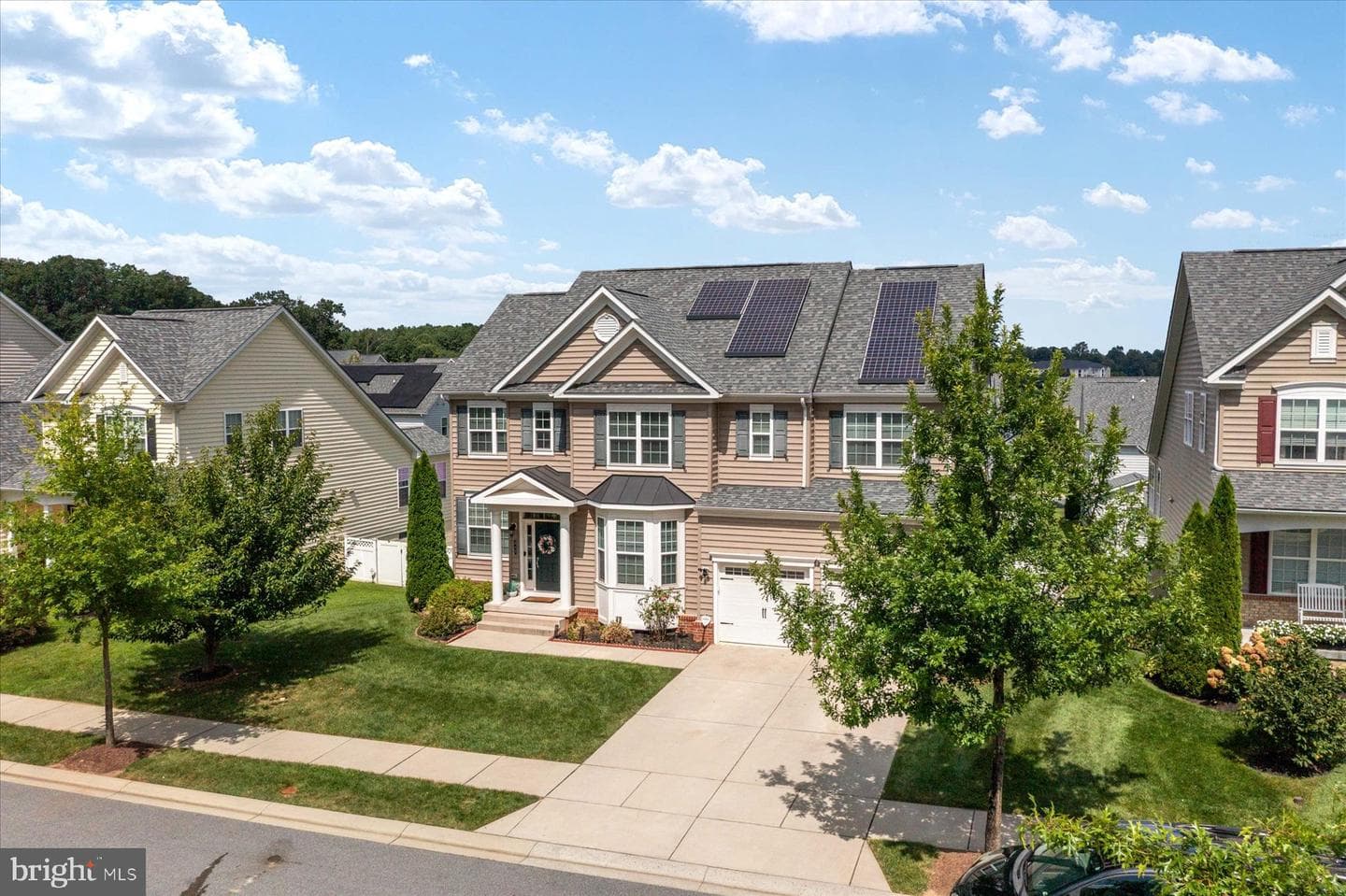 512 Whinstone Drive photo 3