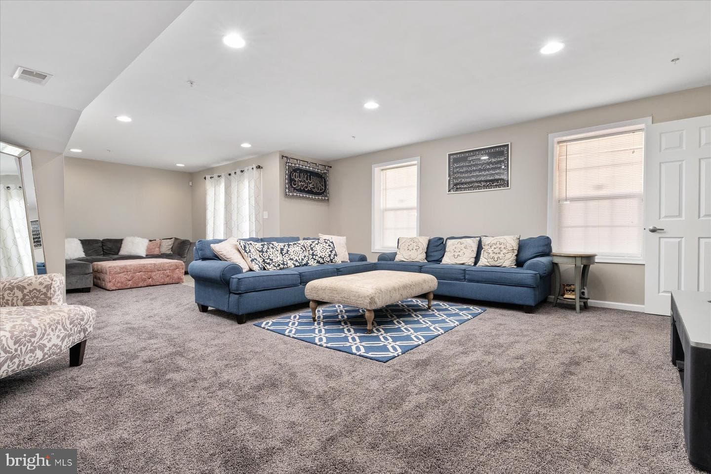 512 Whinstone Drive photo 33