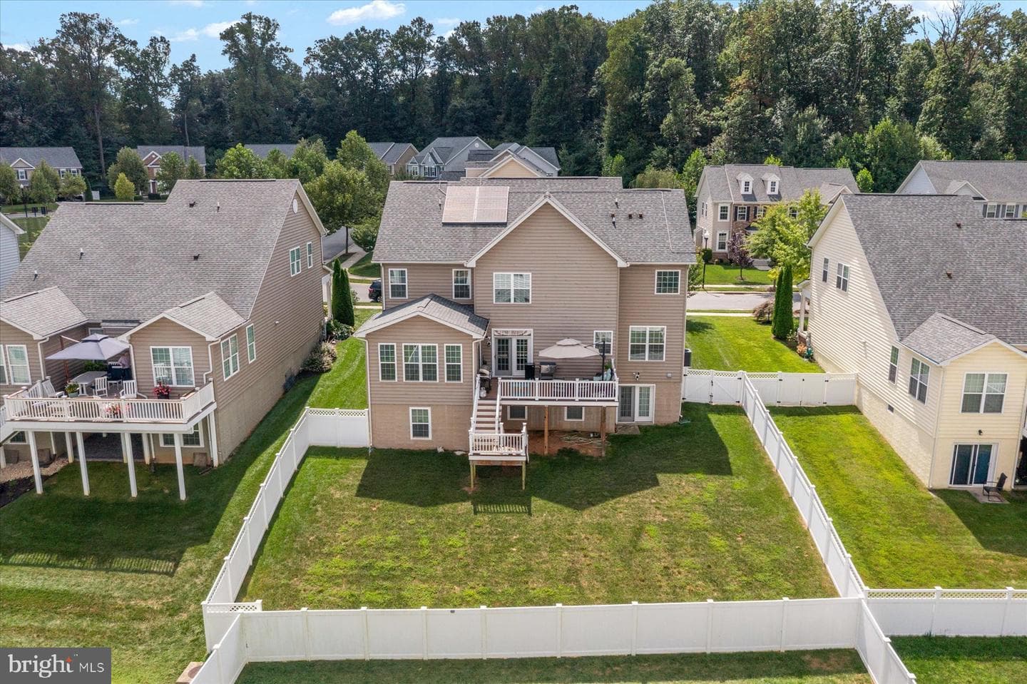 512 Whinstone Drive photo 39
