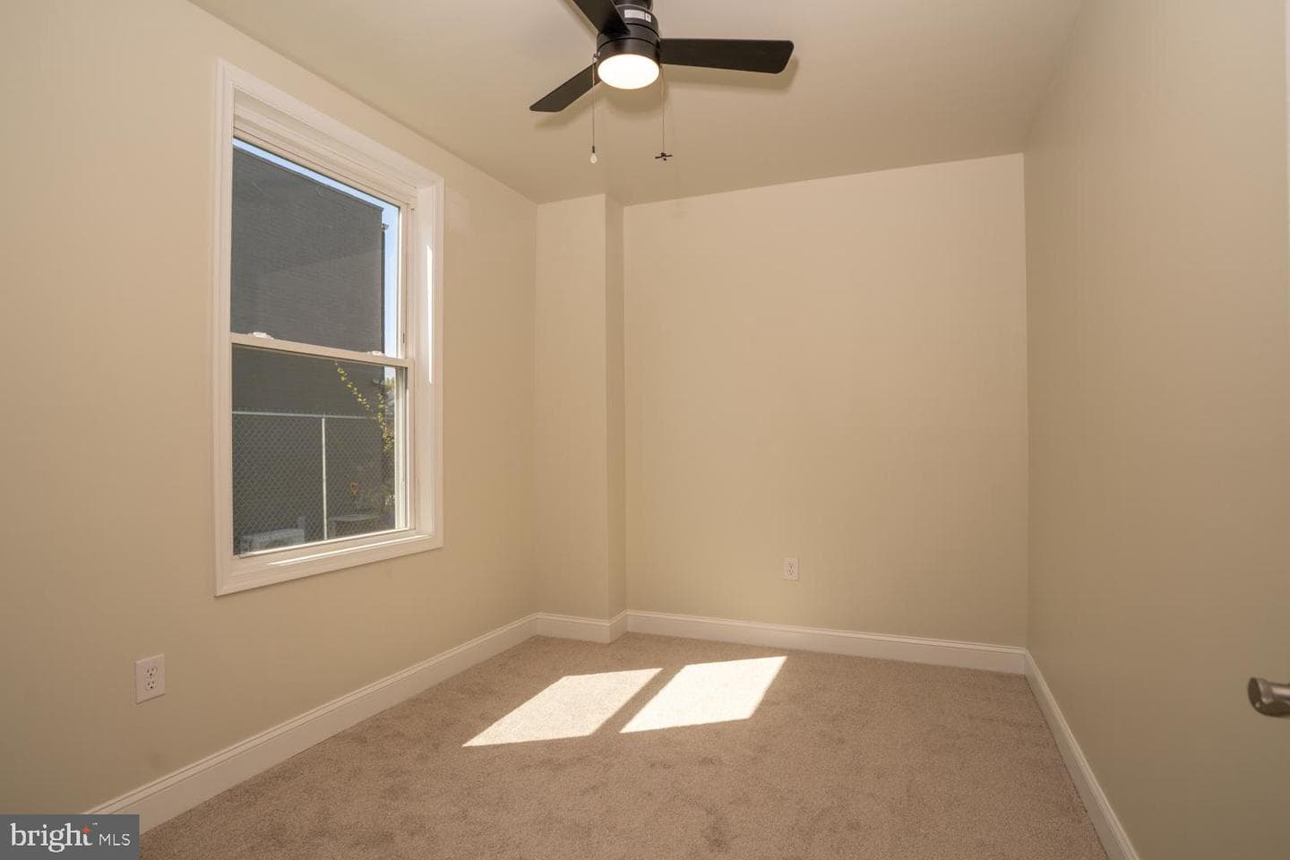 404 S Marlyn photo 16