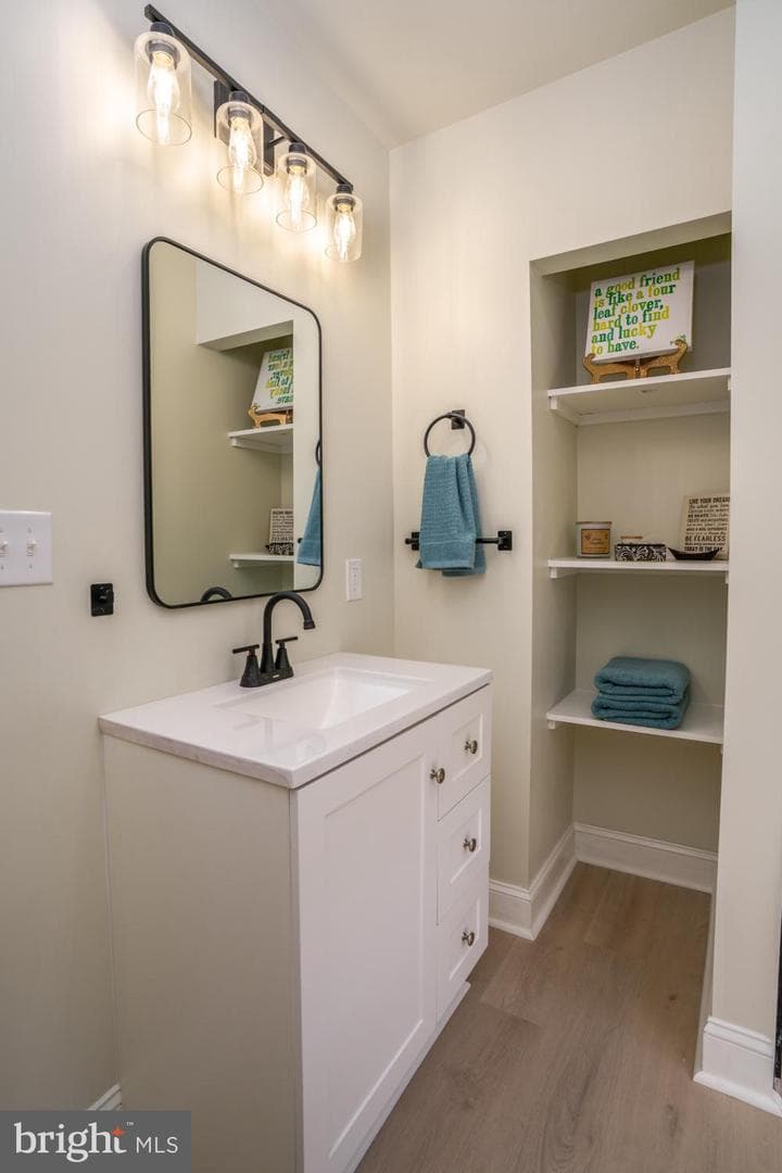 404 S Marlyn photo 18