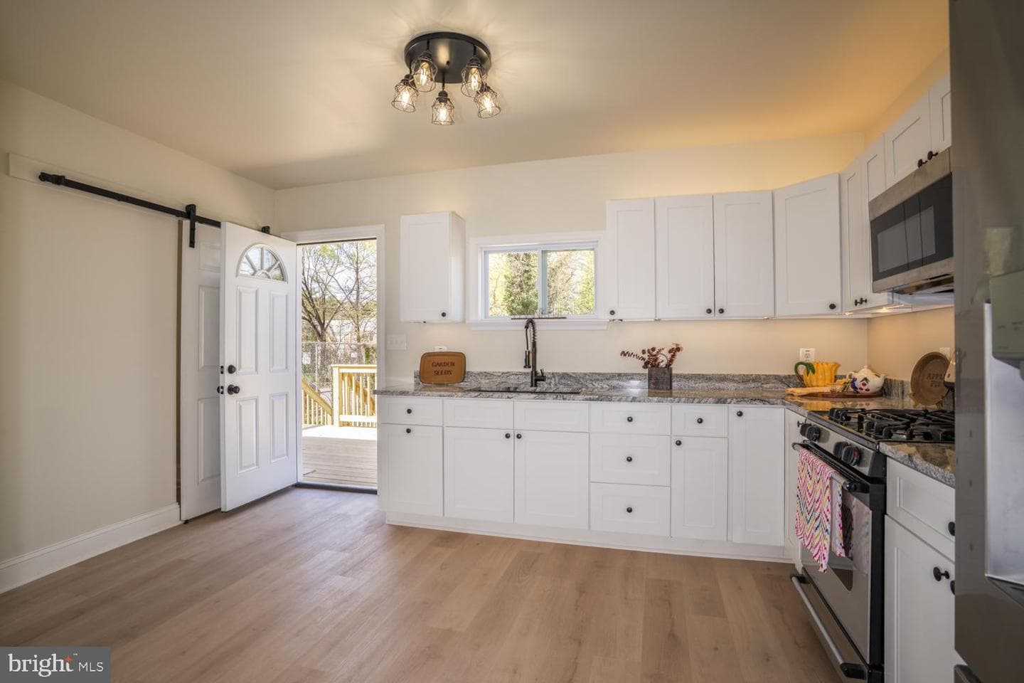 404 S Marlyn photo 6
