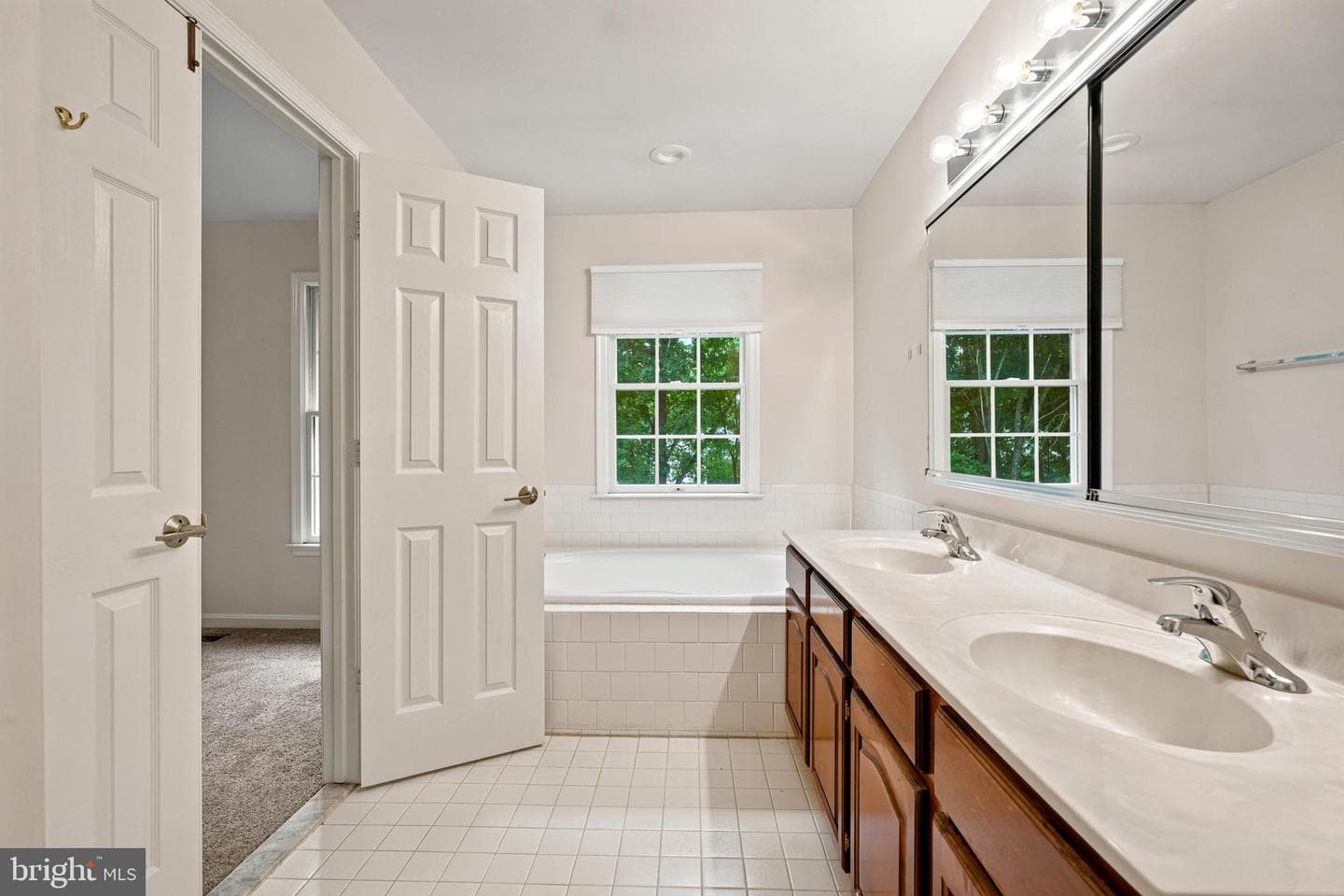 942 Walnut Wood Road photo 24