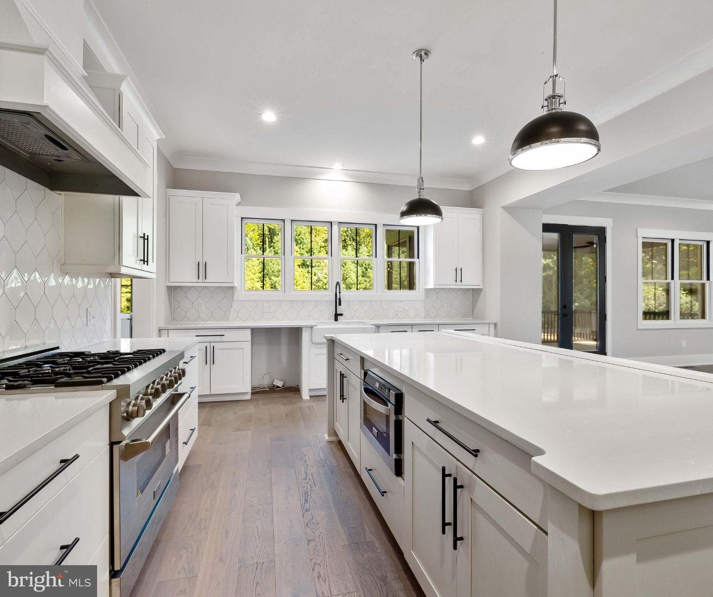 821 Middle Road photo 5