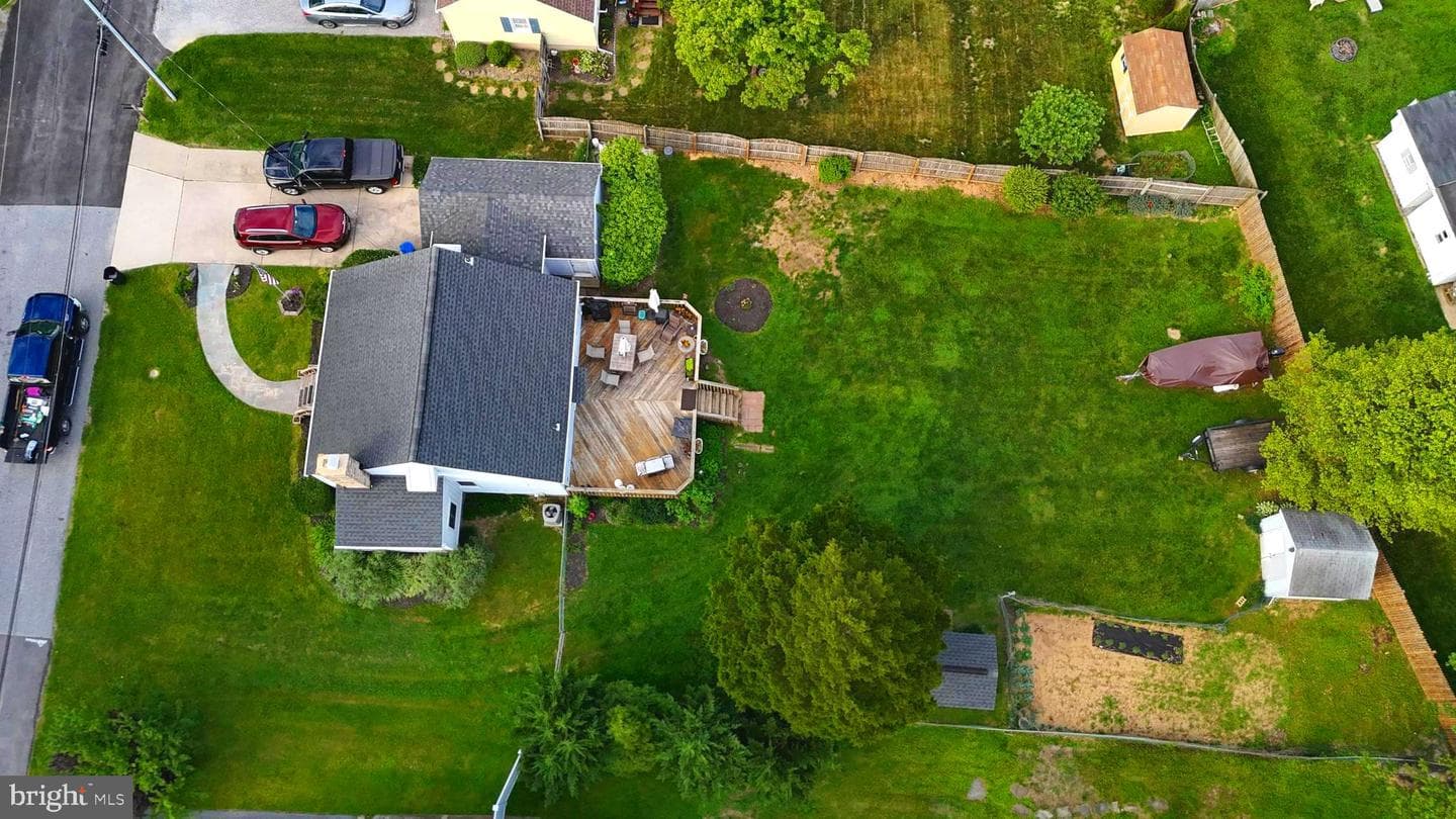9 Virginia Avenue photo 43