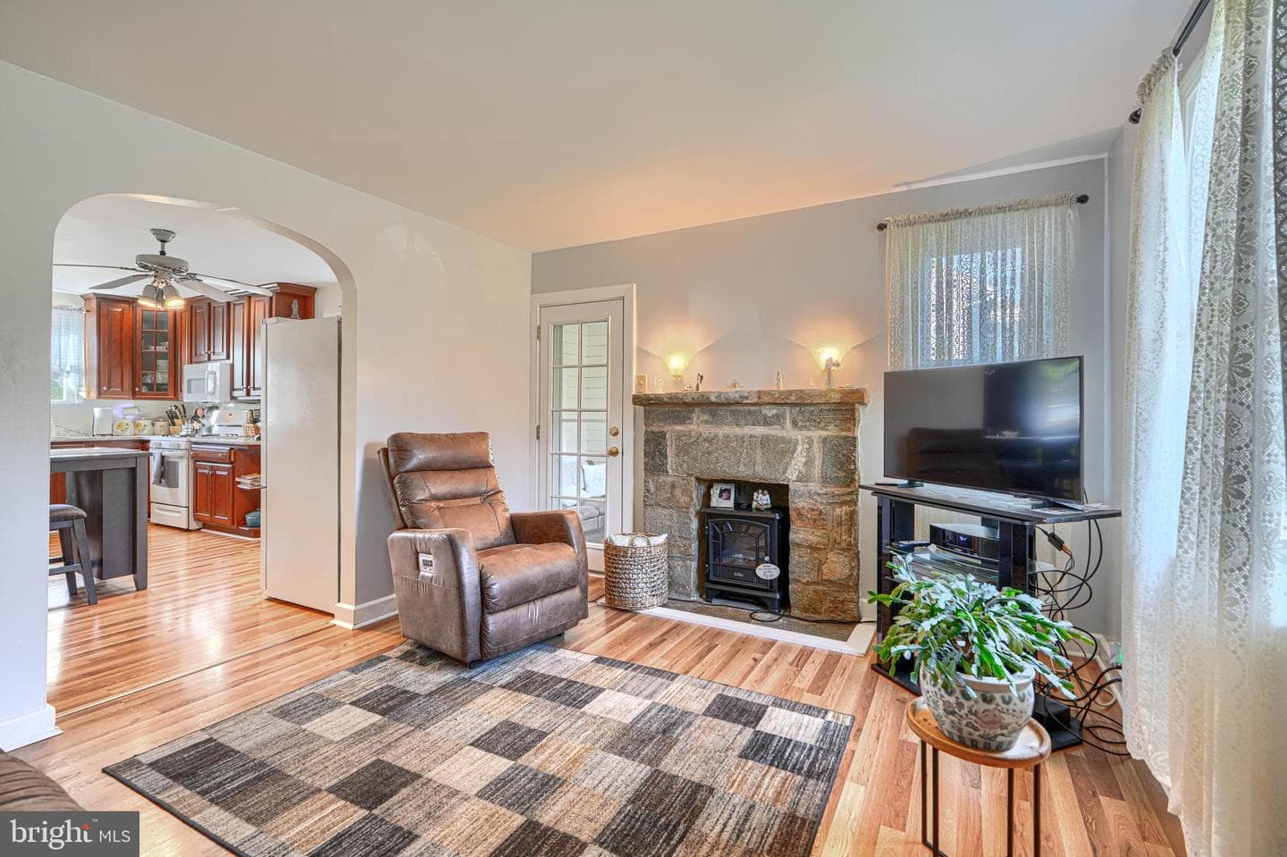 9 Virginia Avenue photo 7
